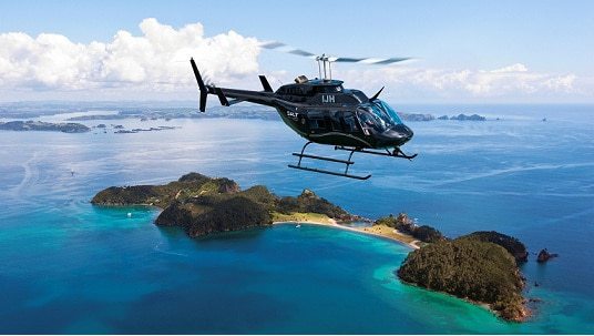 Bay of Islands – Scenic Helicopter Flight to Hole in the Rock