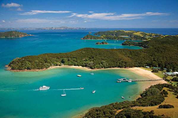 Bay of Islands – Scenic Helicopter Flight to Hole in the Rock