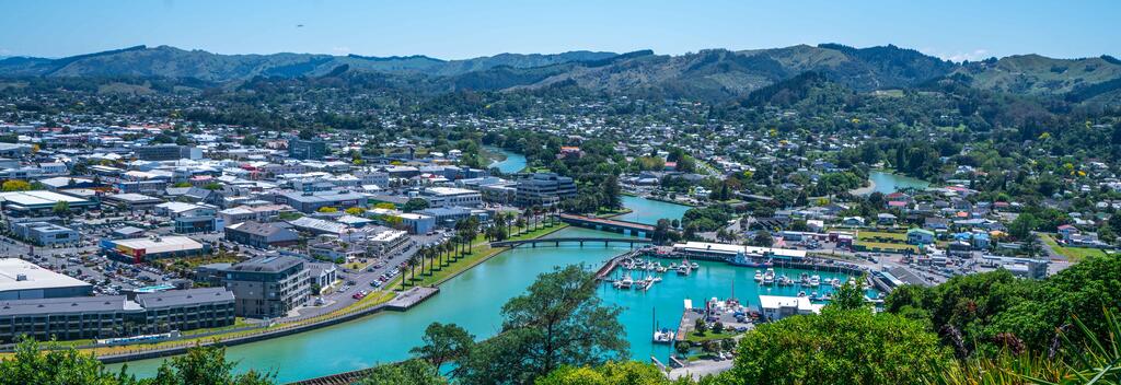Gisborne – Small Group Sightseeing and Wine Tour with Lunch