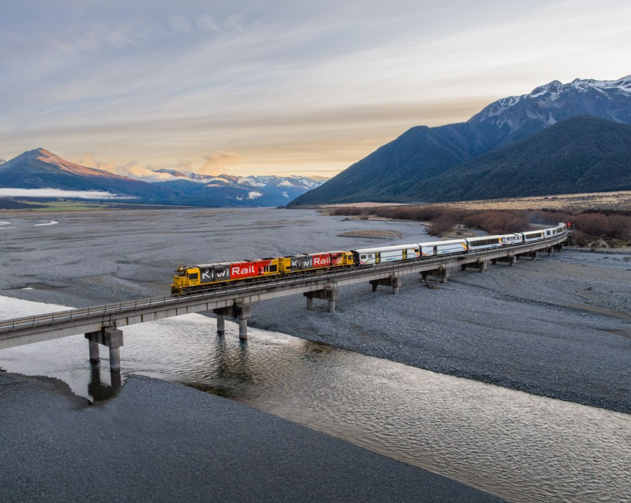 Arthur’s Pass National Park Day Tour with TranzAlpine Train