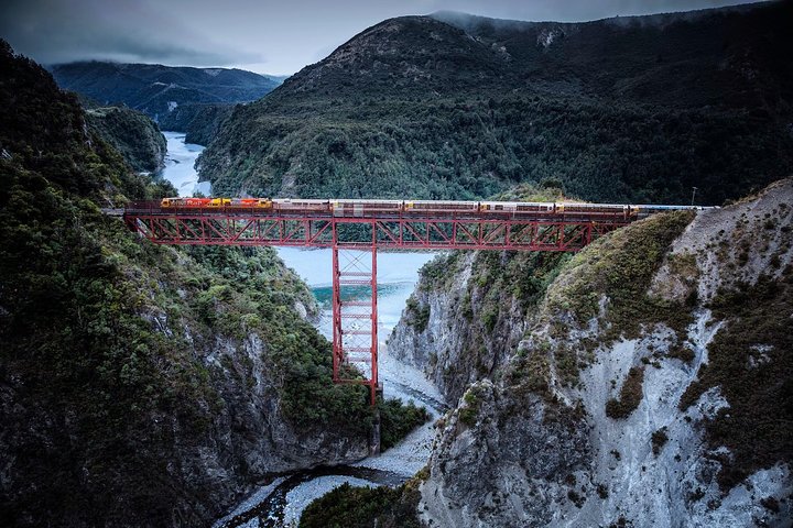Arthur’s Pass National Park Day Tour with TranzAlpine Train
