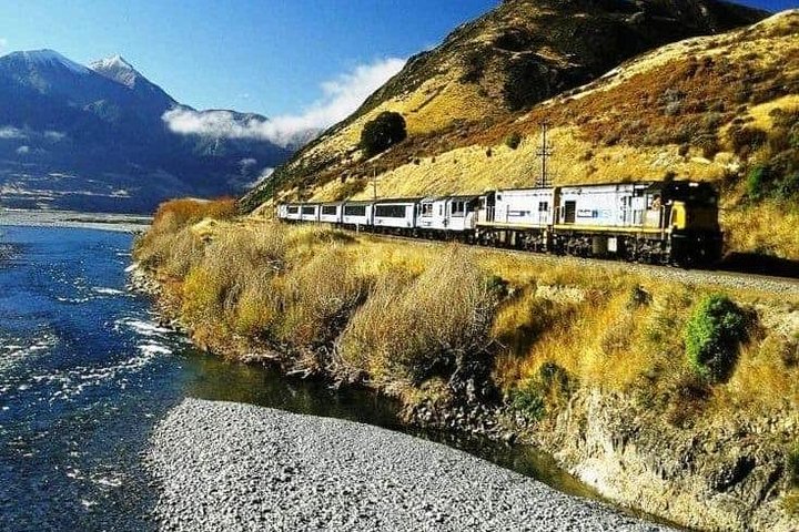 Arthur’s Pass National Park Day Tour with TranzAlpine Train